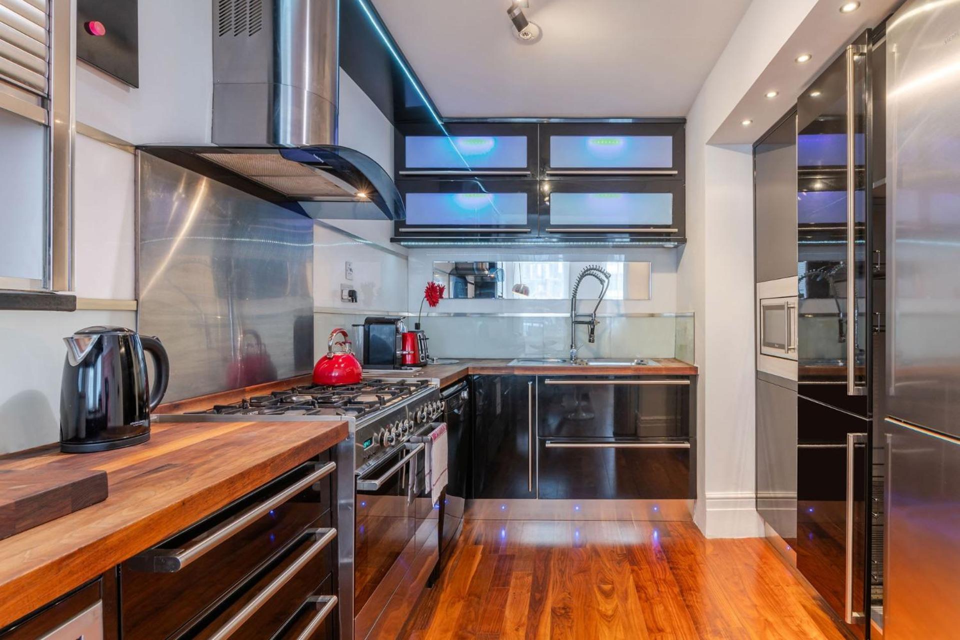 The "Red Room Apartment" - Fitzrovia - By Frankie Says London Exteriör bild